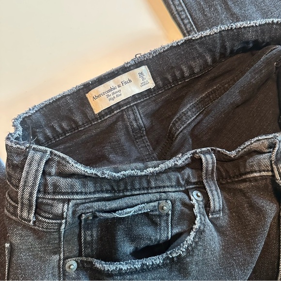 Abercrombie & Fitch High Rise skinny jeans 26 washed distressed black - Picture 5 of 5